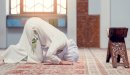 حكم اقامة الصلاة للمرأة
