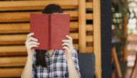 حزامة حبايب: هل كانت رواية مخمل سببًا لشهرتها؟