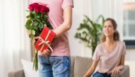 إليكِ علامات حب الزوج لزوجته بجنون