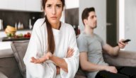 متى يتجاهل الرجل المرأة التي يحبها؟ إليكِ الإجابة