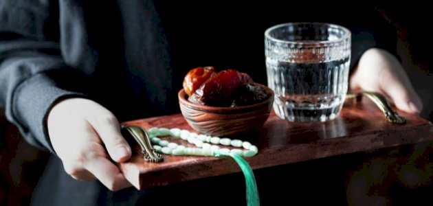 حكم من أفطر في صيام القضاء