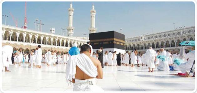 حكم من احرم ولم يعتمر