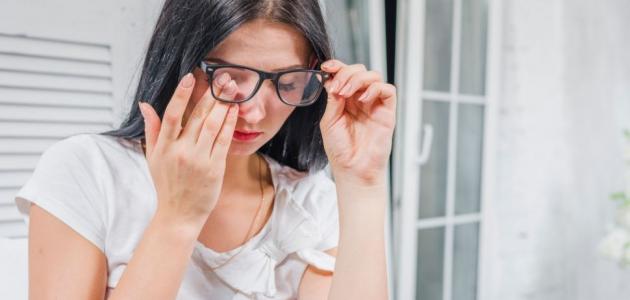 اسباب حركة العين اللاارادية