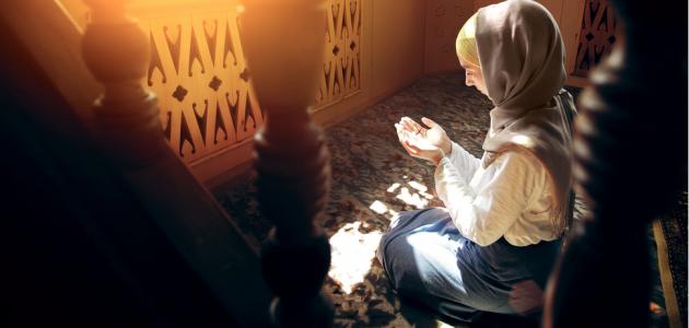حكم رفع الصوت في الصلاة