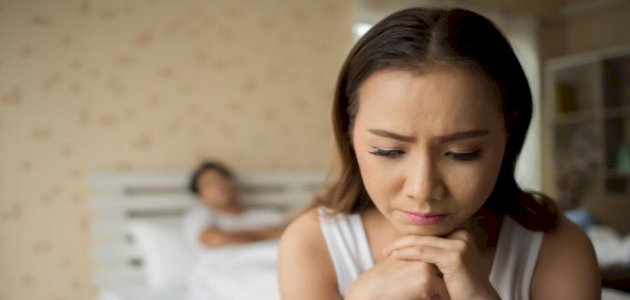 إخفء عيوب الجسم أمام الزوج