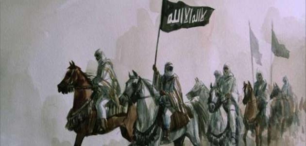 كم عدد المسلمين في غزوة احد