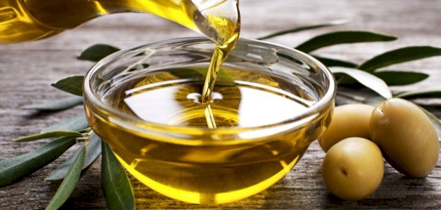 ماذا يفعل زيت الزيتون للشعر