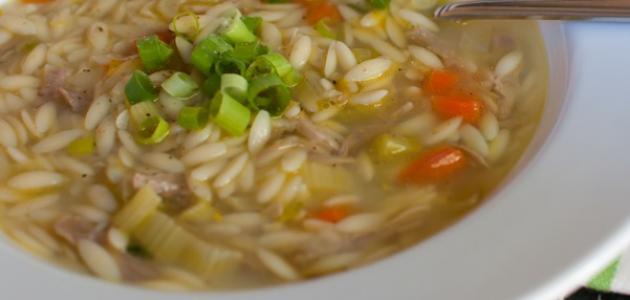طريقة عمل شوربة لسان العصفور بالدجاج