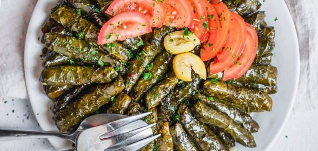 طريقة عمل ورق عنب حامض حلو