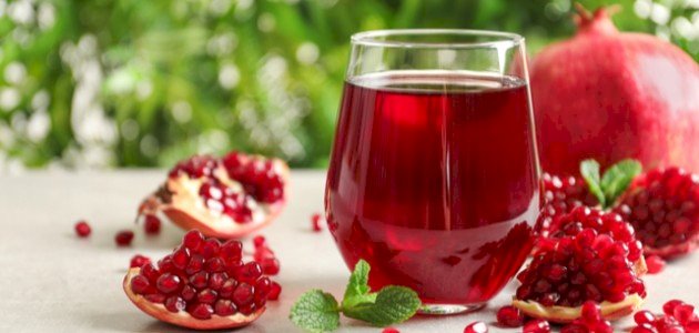 كيف يتم عصر الرمان؟