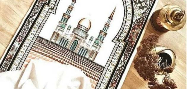 ما حكم رفع صوت المرأة في الصلاة