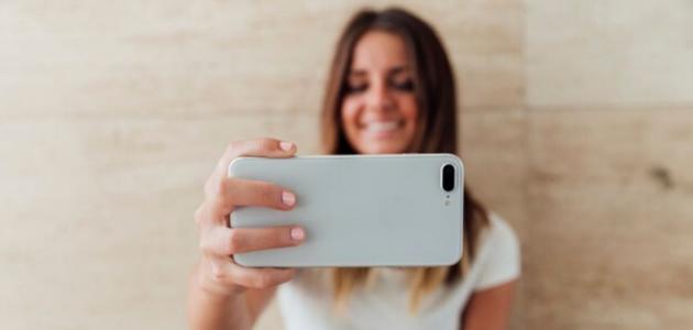 كيف تكونين مشرقة في صورك كما النجمات؟