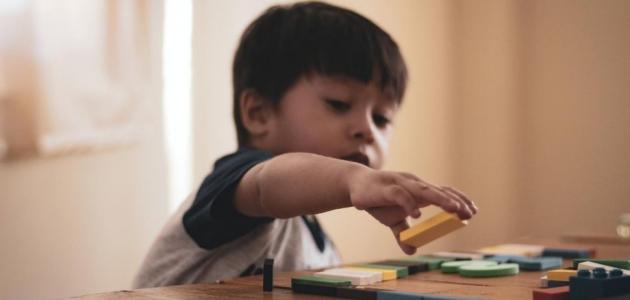 5 خطوات لتتعاملي مع طفلك الذي يلمس كل شيء