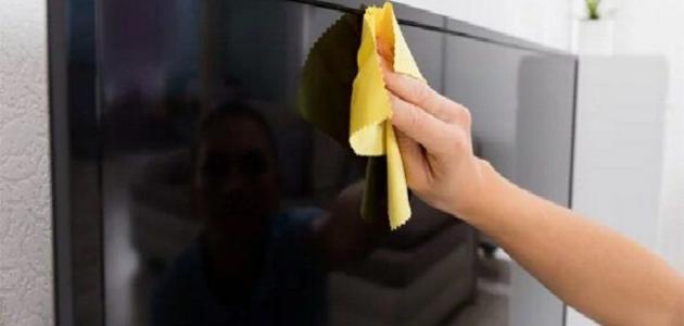 ما هي طريقة تنظيف شاشة التلفاز؟
