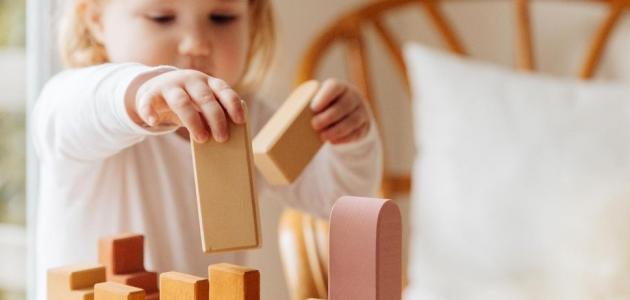 إليك هذه الأنشطة لتطوير الحواس الخمسة عند طفلك