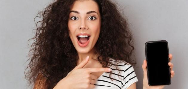 كاميرا هاتفكِ ضبابية، إليك الحل