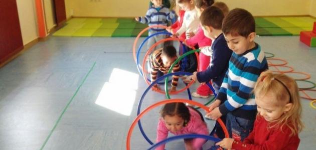 نشاطات للأطفال بطوق الهيلاهوب