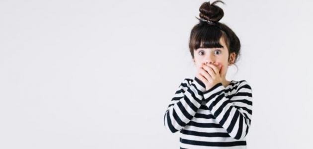 كيف تعلمين طفلك التعلم من أخطائه؟