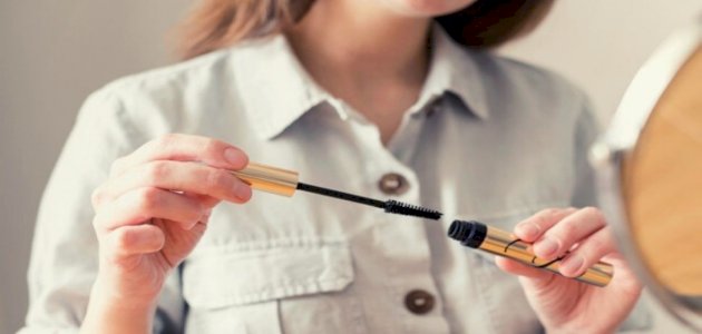 هل يمكنك صنع الماسكارا المضادة للماء بنفسك؟