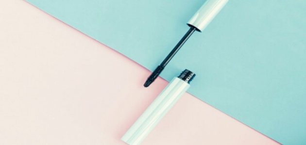 هل يمكن استخدام الفازلين كبديل للماسكارا؟