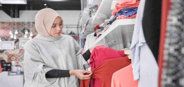 أفكار لكِ لارتداء البناطيل الواسعة مع الحجاب بطريقة أنيقة