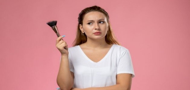 3 حيل تساعدك في جعل مكياجك مضادًا للماء