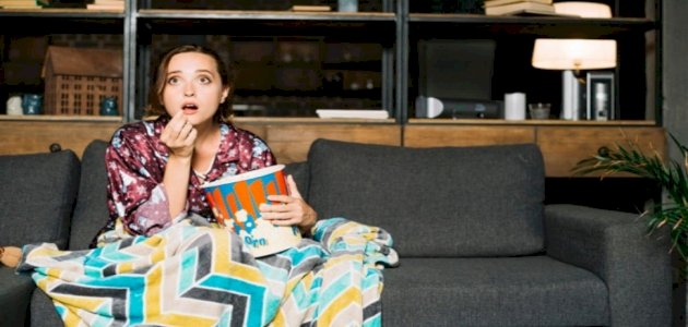 كيف تصنعينَ أجواء سينما في المنزل؟