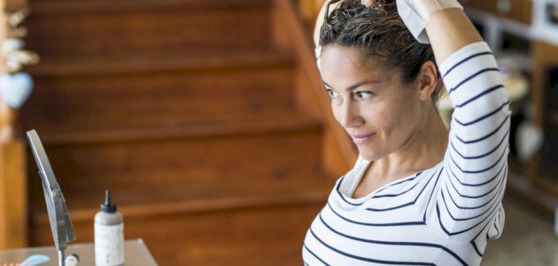 وصفات طبيعية لصبغ الشعر باللون البني