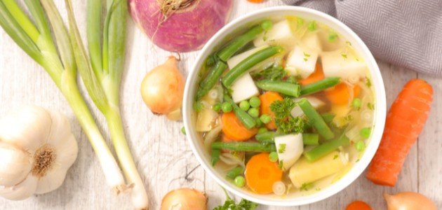 طريقة عمل شوربة الخضار للمريض بطرق متنوعة وشهية
