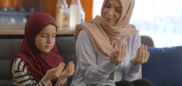 فوائد أذكار الصباح والمساء وكيف تبدأي تعليمها لأطفالك؟