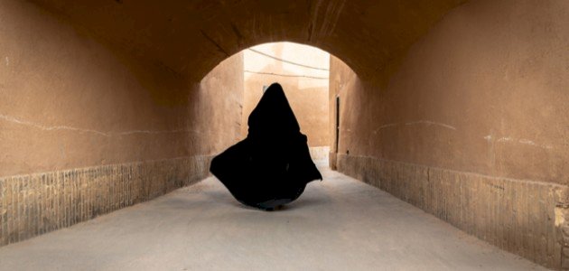 الخيزران بنت عطاء: هل هي من قتلت ابنها؟