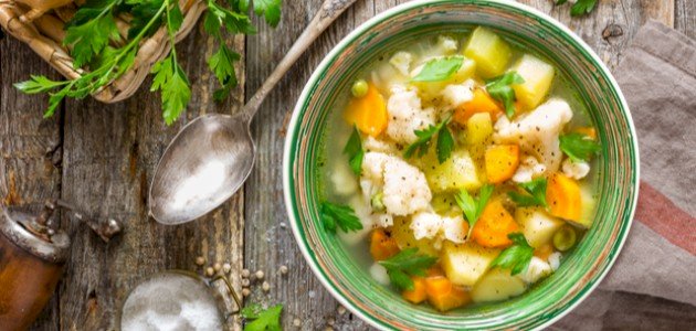 طريقة عمل شوربة الخضار المصرية: جربيها!