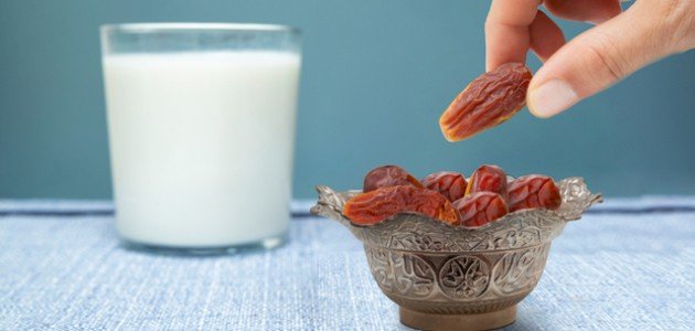 برنامج التمر والحليب: هل هو رجيم صحي؟ وكيف تتبعينه؟