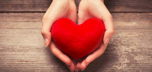 إليك علامات ستكشف إعجاب الرجل بالمرأة من بعيد