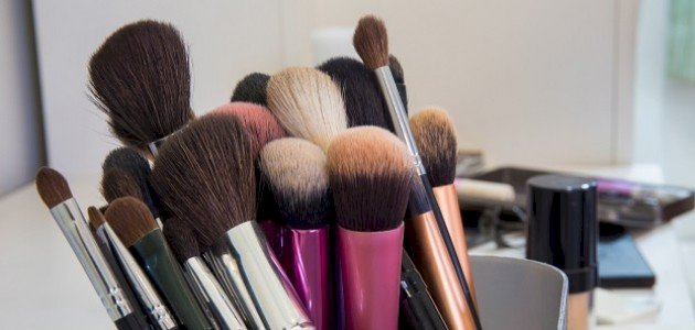 دليلكِ حول العناية بأدوات التجميل