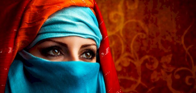 طرق طبيعية لتطويل الرموش: إليكِ أهمها