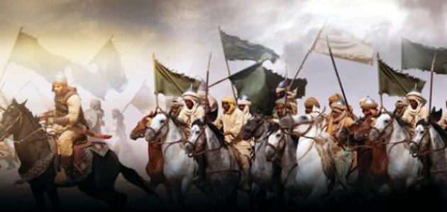عدد المشركين في غزوة احد