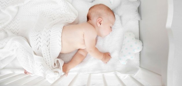 عدد ساعات نوم الطفل الرضيع