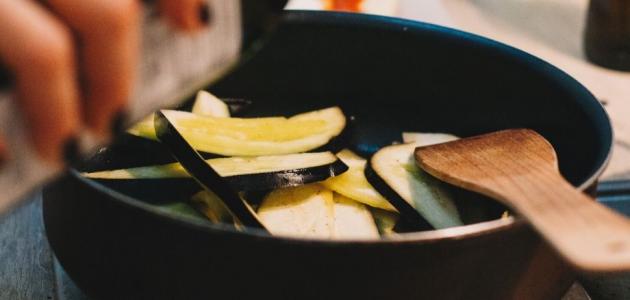 طريقة عمل المقلوبة بالدجاج والباذنجان