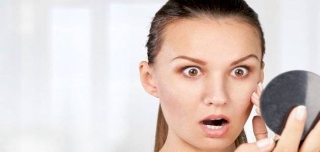 إزالة البقع البيضاء من الوجه