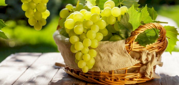 فوائد العنب الأخضر للرجيم